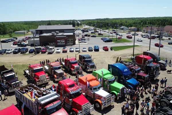 Les participants et leurs camions